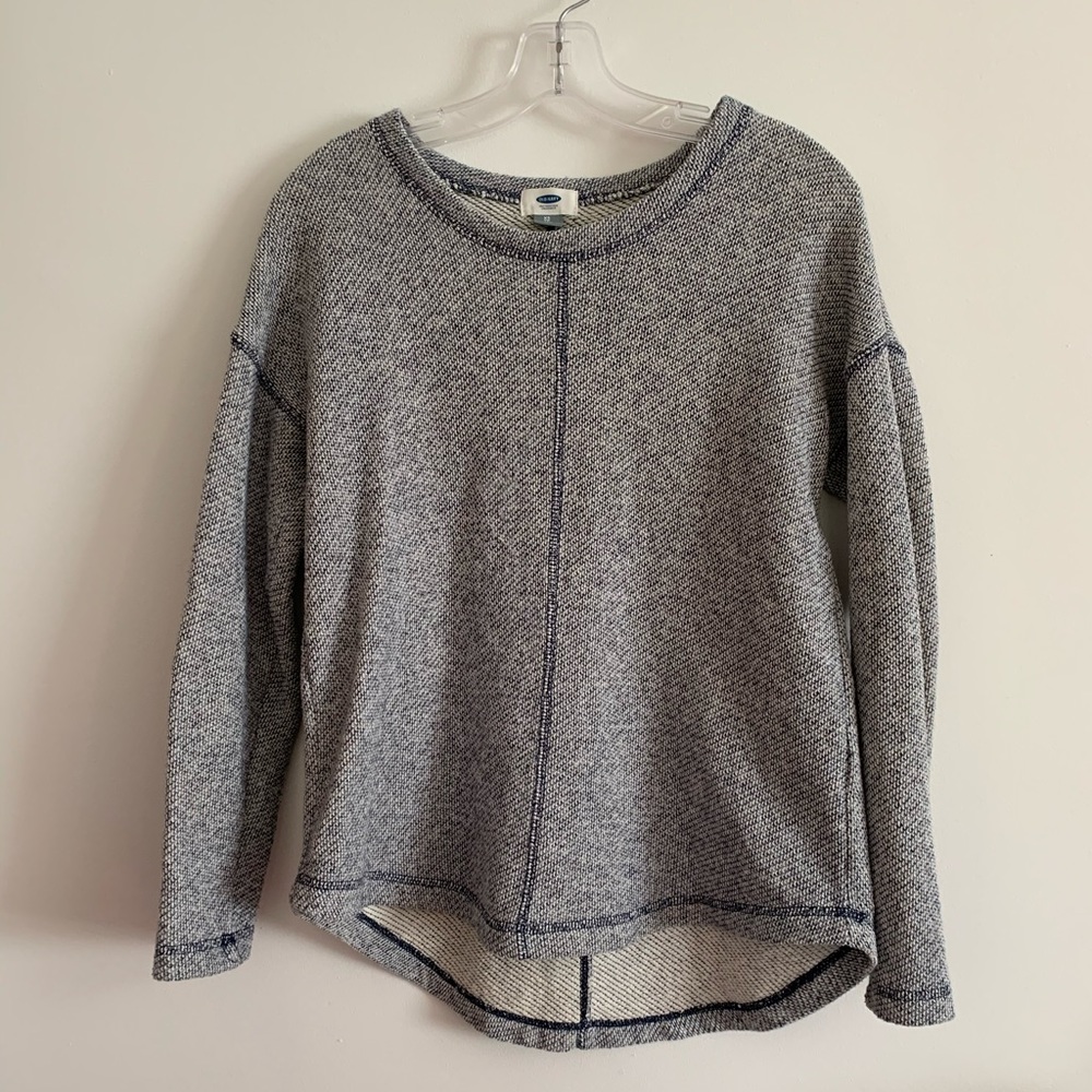 Slouchy style gray sweater style top